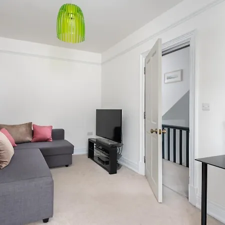 2 Bed In Sz306 *
