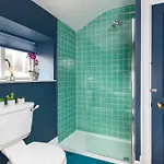 2 Bed In Sz306 Windermere