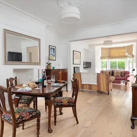 2 Bed In Sz306 Windermere